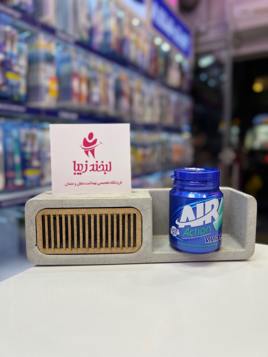 آدامس ویویدنت ایر اکشن با طعم نعناع و اکالیپتوس